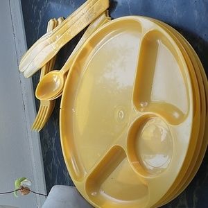 Vintage Androck Yellow Plastic Camping Plates, Forks, Spoons, Knives 16 pieces